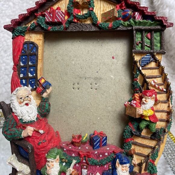 GRANDEUR NOEL POLYRESIN SANTA WORKSHOP HANDPAINTED PHOTO FRAME 5x6. - Picture 6 of 15